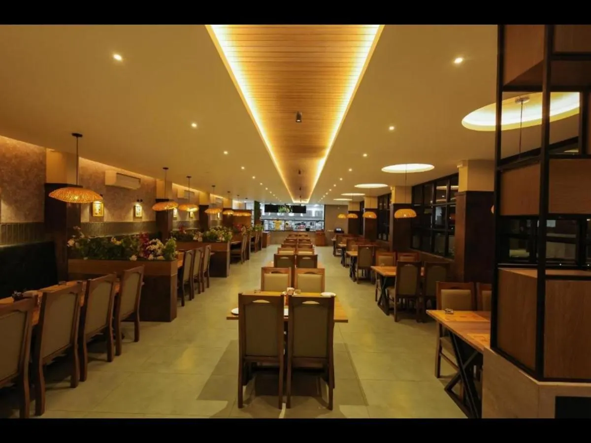Hotel Holidays Garden Resort Kalpetta