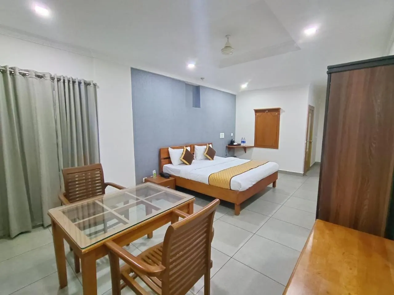 Holidays Garden Resort Kalpetta Hotel